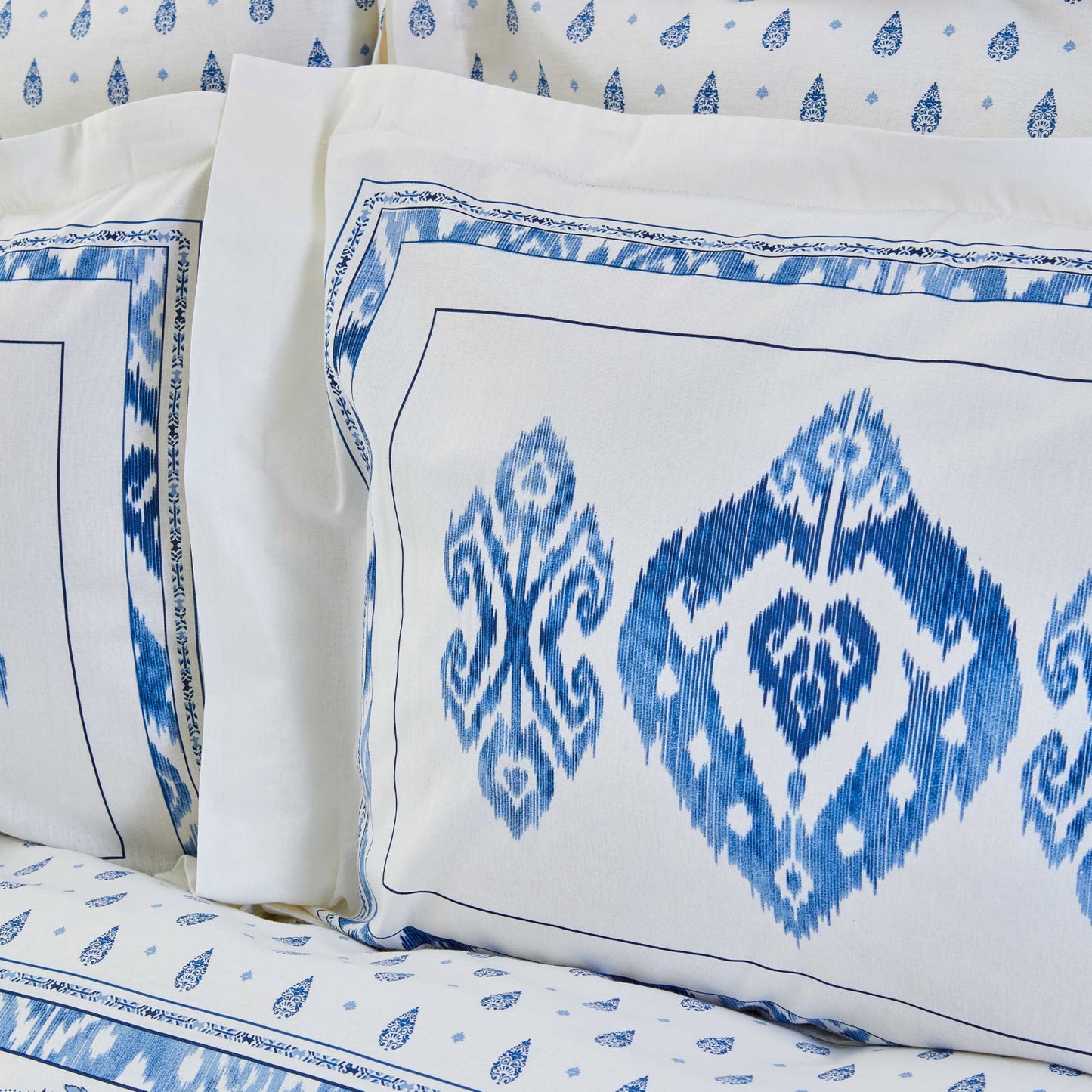 Lenjerie de pat pentru 2 persoane cu cuvertura asortata Karaca Home, Melina, 5 piese, Bumbac, Alb/Albastru