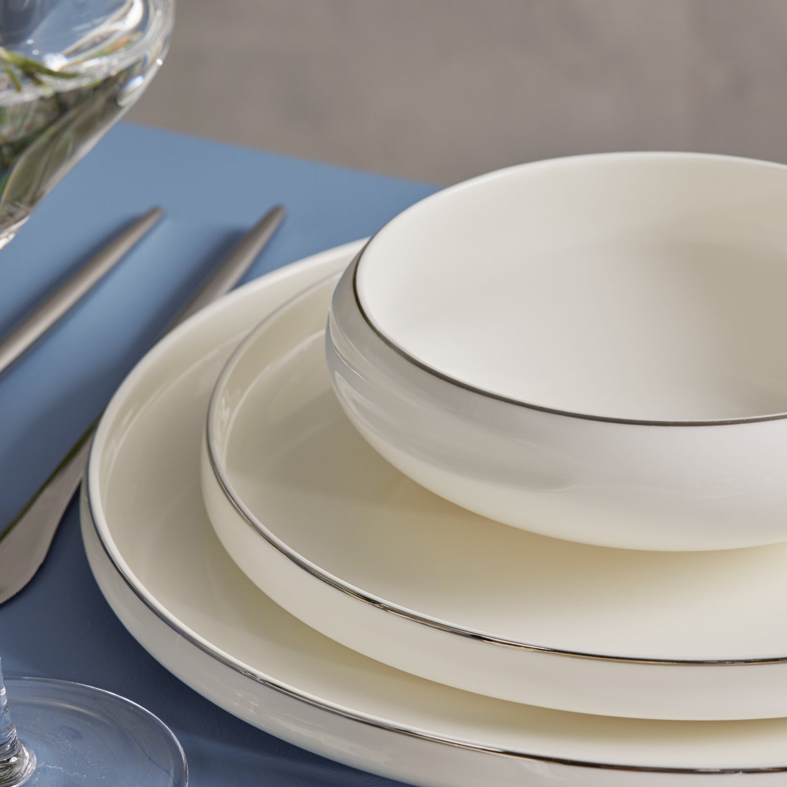 Streamline New Sunset, 59 Piese, Set de Vesela Pentru 12 persoane, Platină Alb