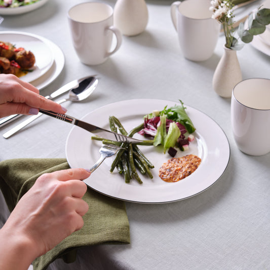 Lea, 30 Piece Porcelain Dinner Set for 6 People, White Black