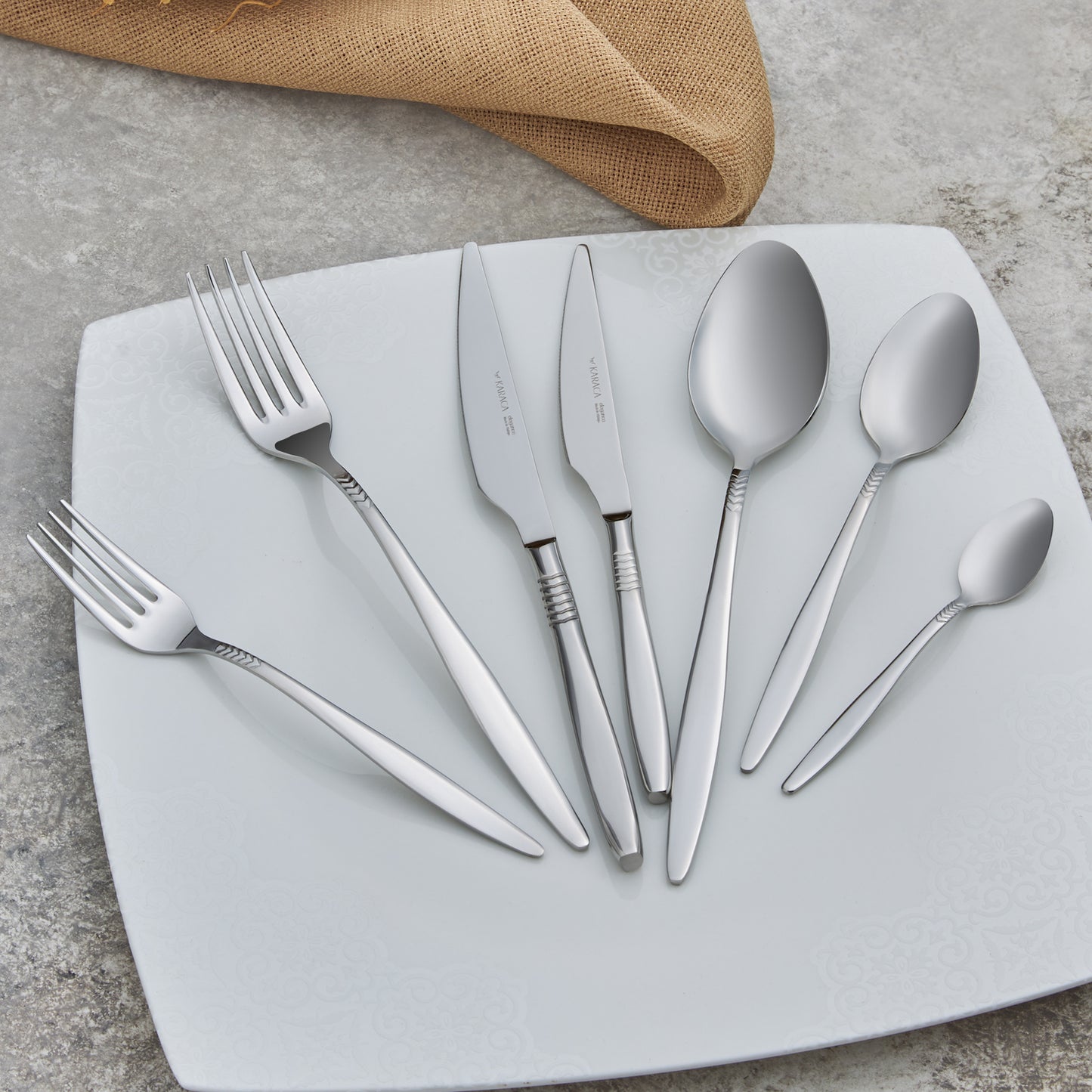 Karaca Laurel 84 Bucăți Set Tacâmuri Elegante pentru 12 Persoane
