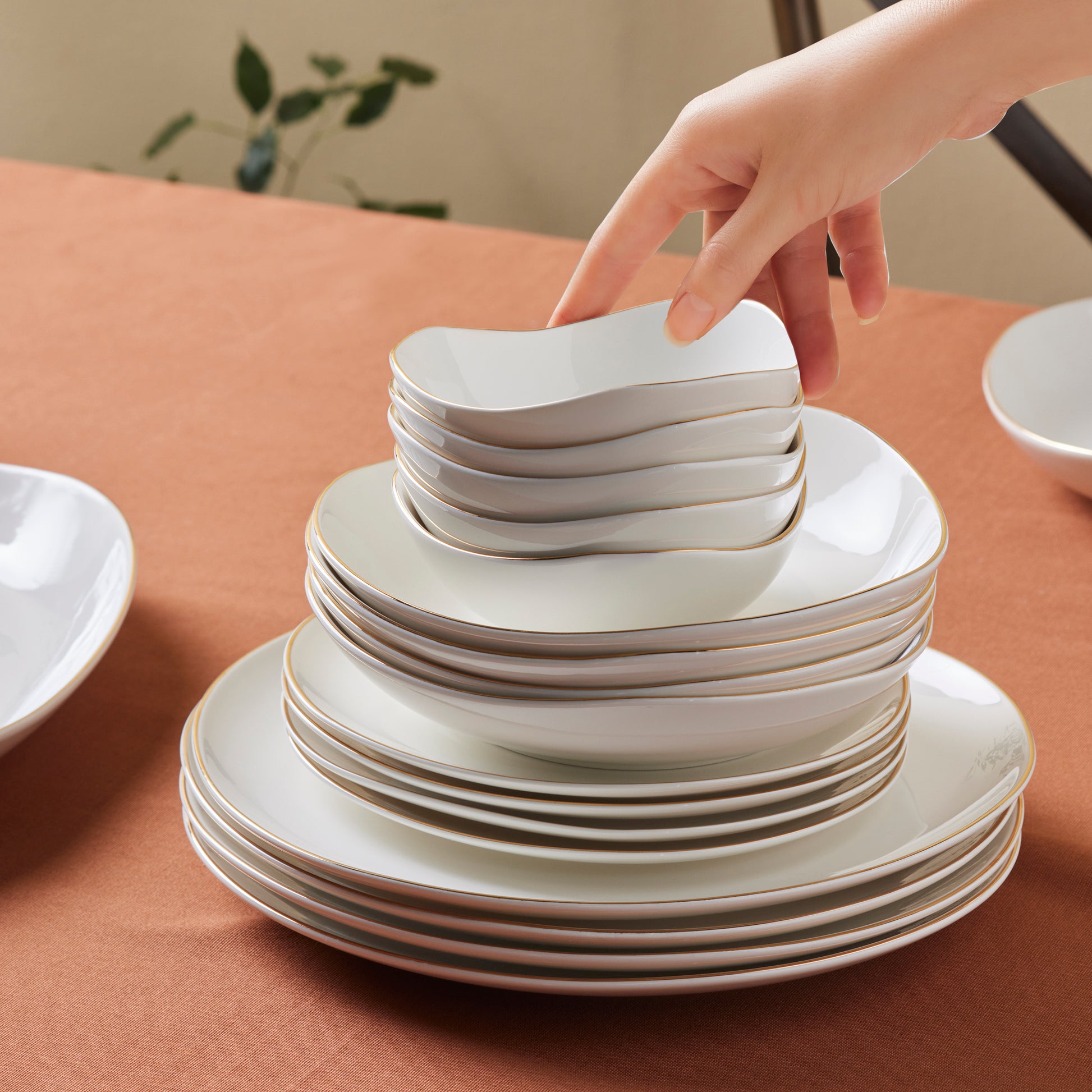 Streamline Middle, 56 Piese, Set de Veselă Pentru 12 persoane