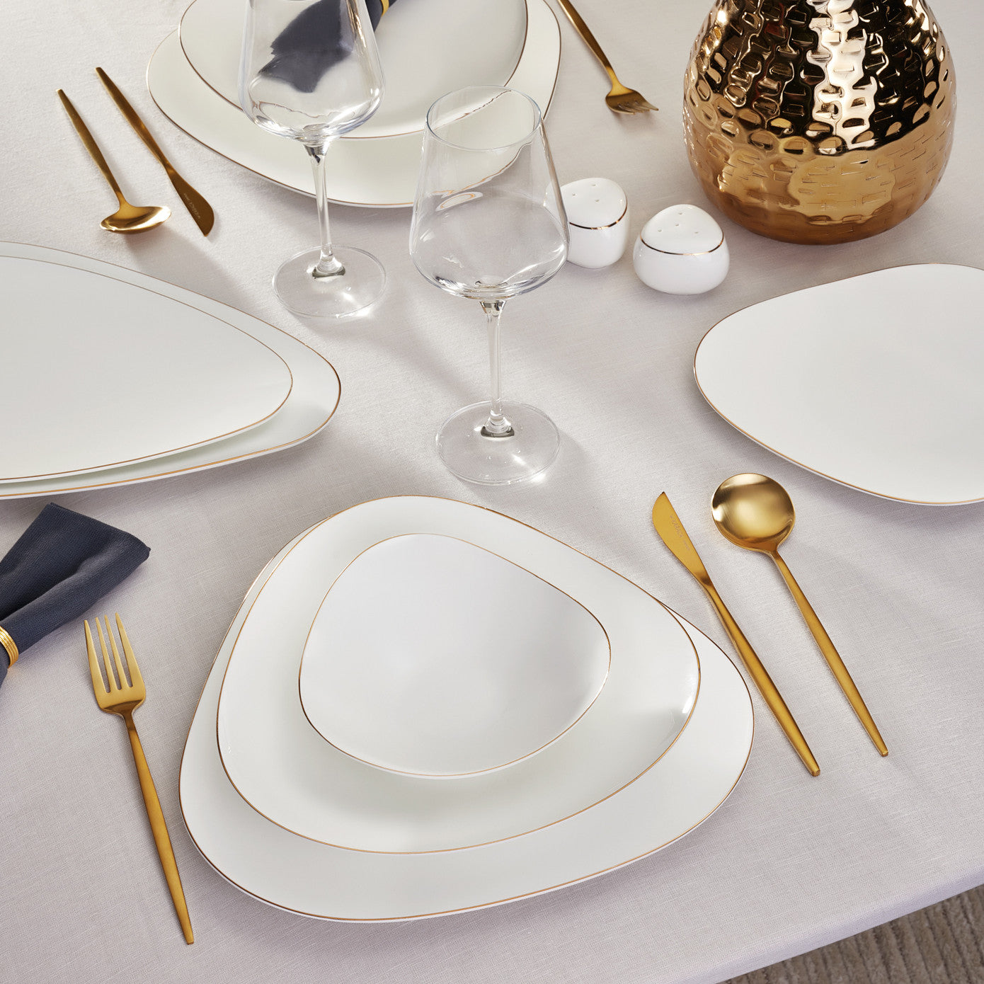 Fine Pearl Extra Tristan, 62 Piece Dinner Set for 12 People, White Gold