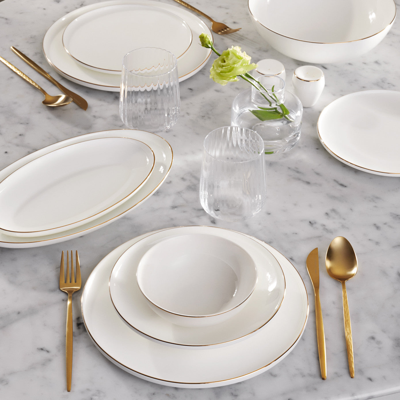 Streamline Meridian, 59 Piece New Generation Bone Dinner Set for 12 People, White Gold