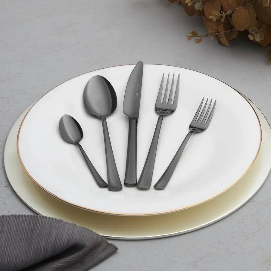 Set de tacâmuri Karaca Arcadia 30 piese, negru lucios