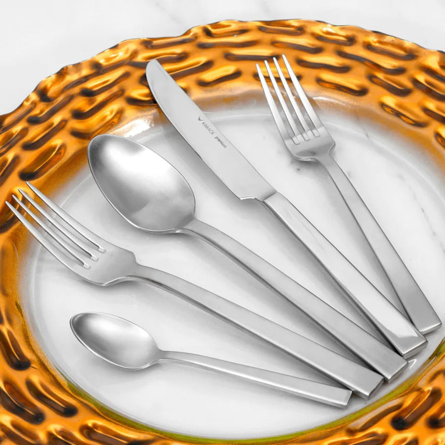 Set de tacâmuri pentru 6 persoane