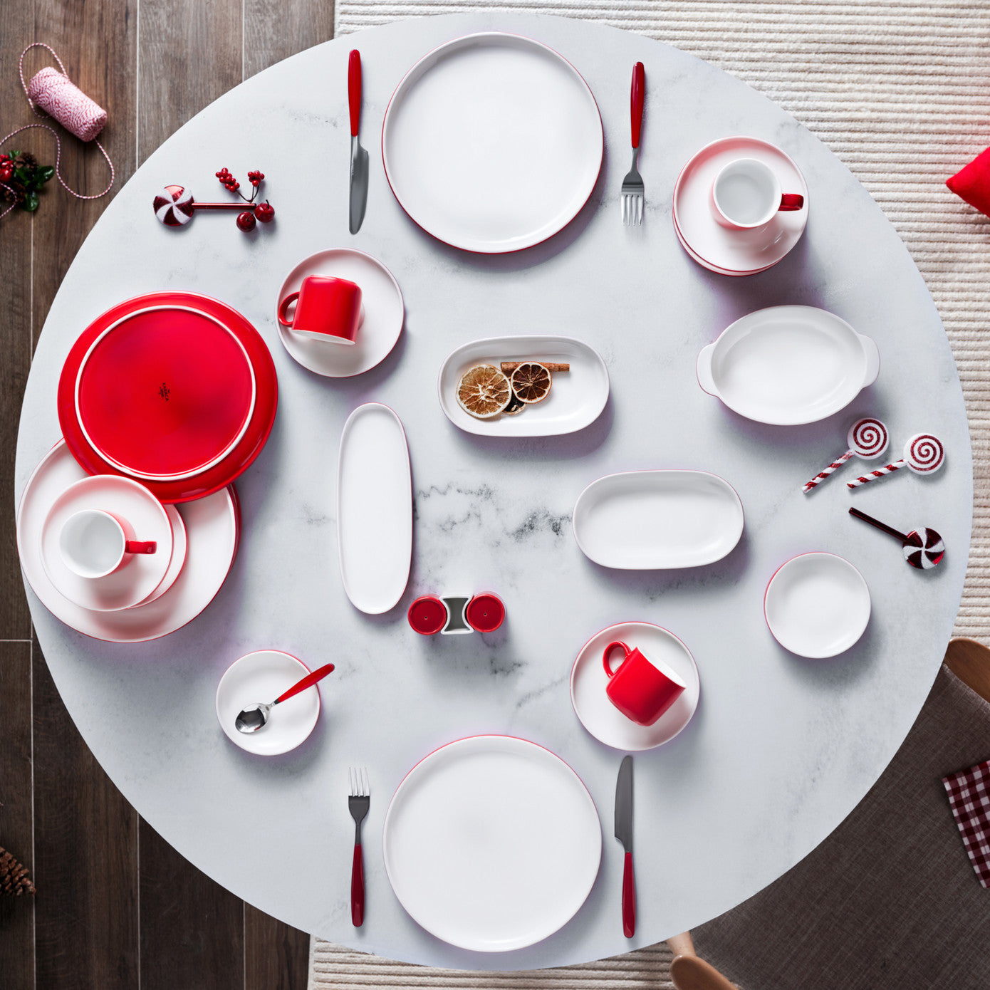 Karaca Nordic Red Set de mic dejun de 24 de piese pentru 6 persoane