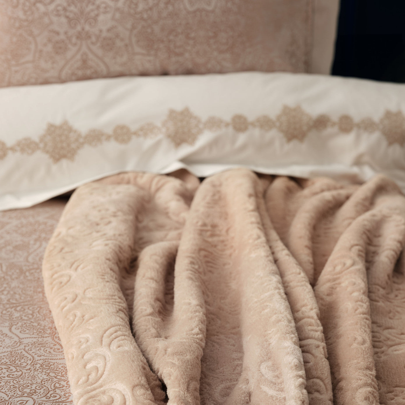 Karaca Home Maira Set de zestre din 8 piese