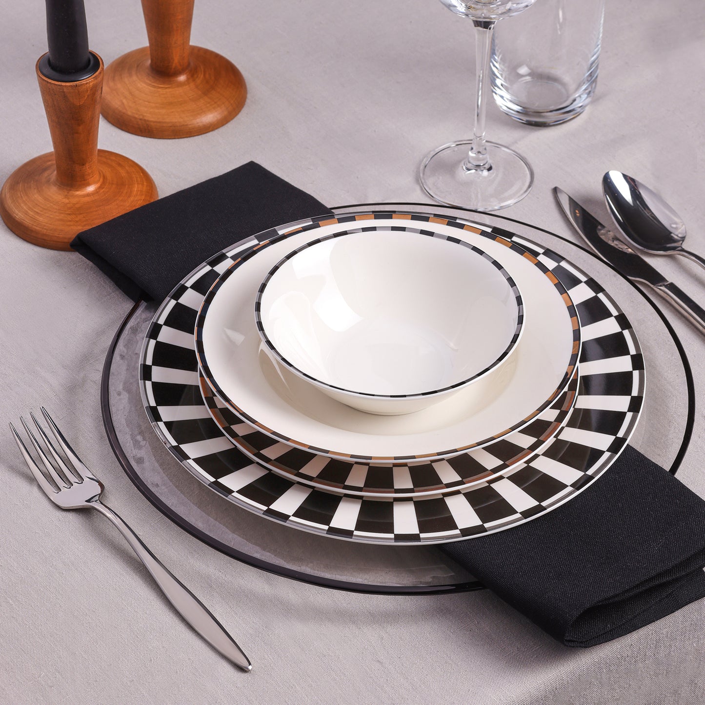 Set de Veselă Aries Negru, 24 Piese, Pentru 6 persoane