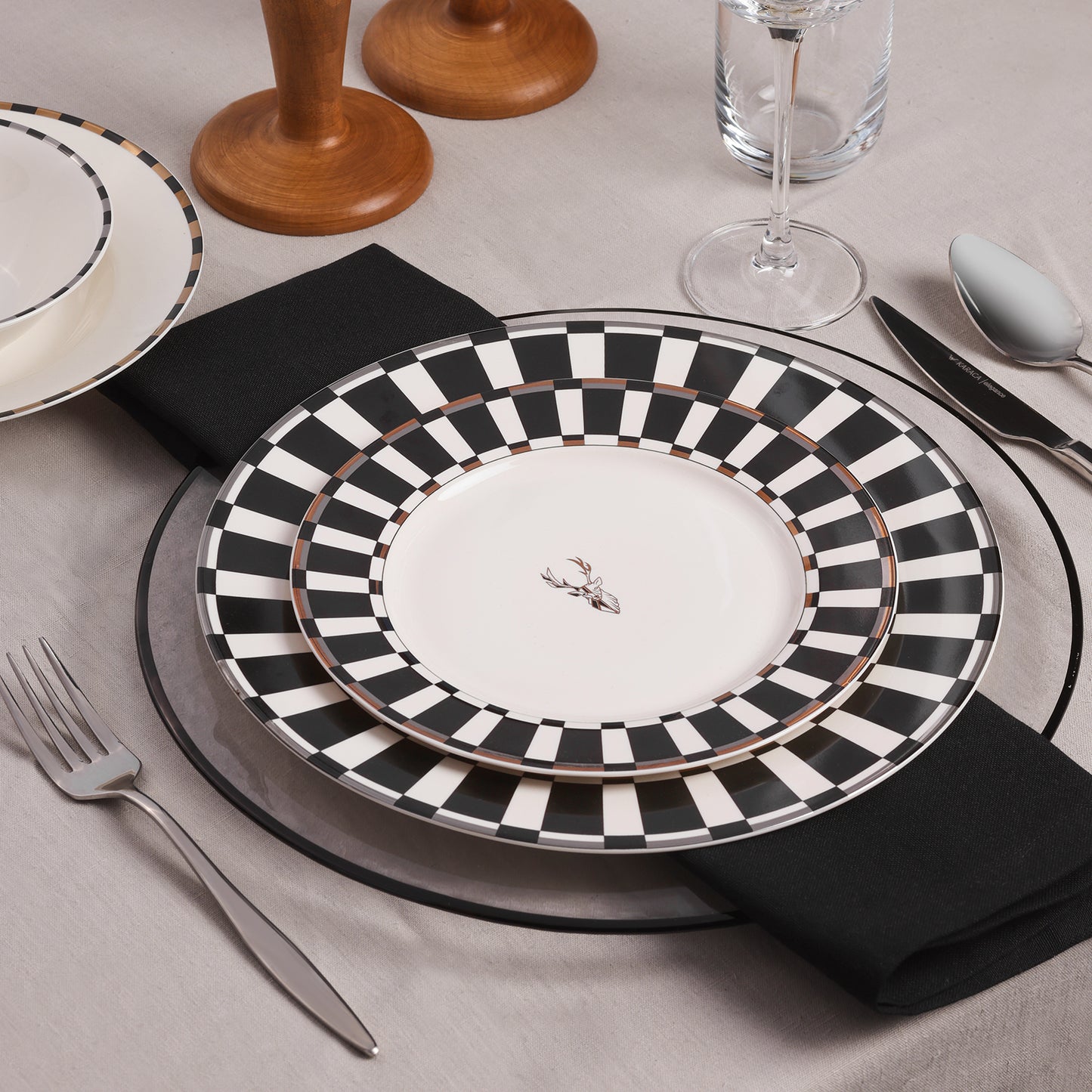 Set de Veselă Aries Negru, 24 Piese, Pentru 6 persoane